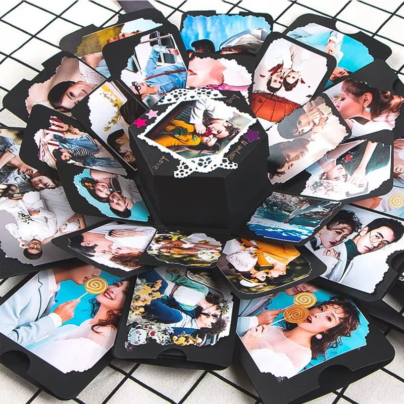 LoveBoxik - Złożone pudełko z otwierającym efektem